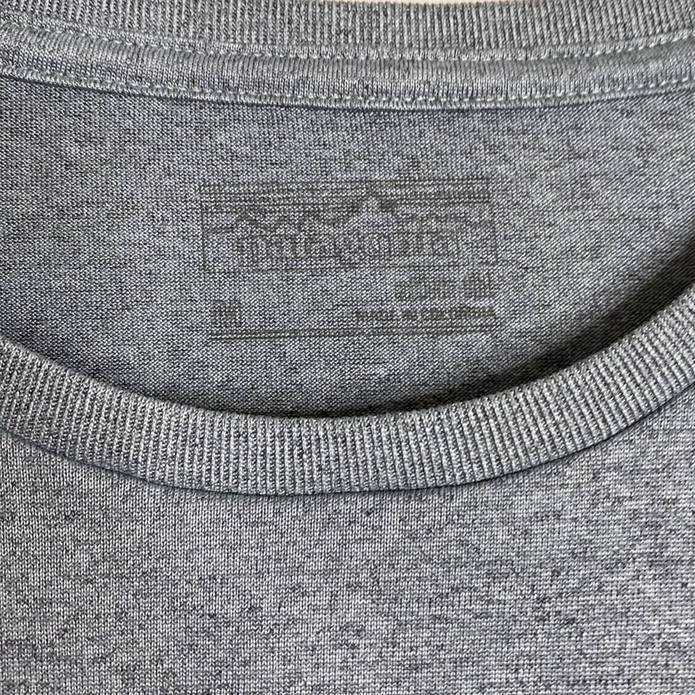 Patagonia t-shirtlight weight shirt men’s medium EUC - Picture 3 of 4